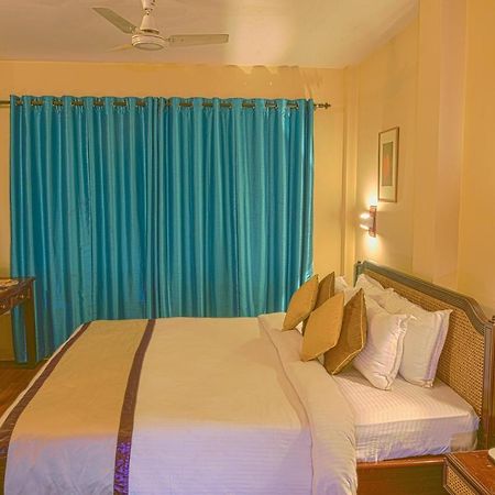 גווהטי Landmark Hotels מראה חיצוני תמונה