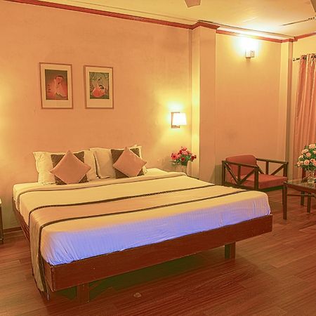 גווהטי Landmark Hotels מראה חיצוני תמונה