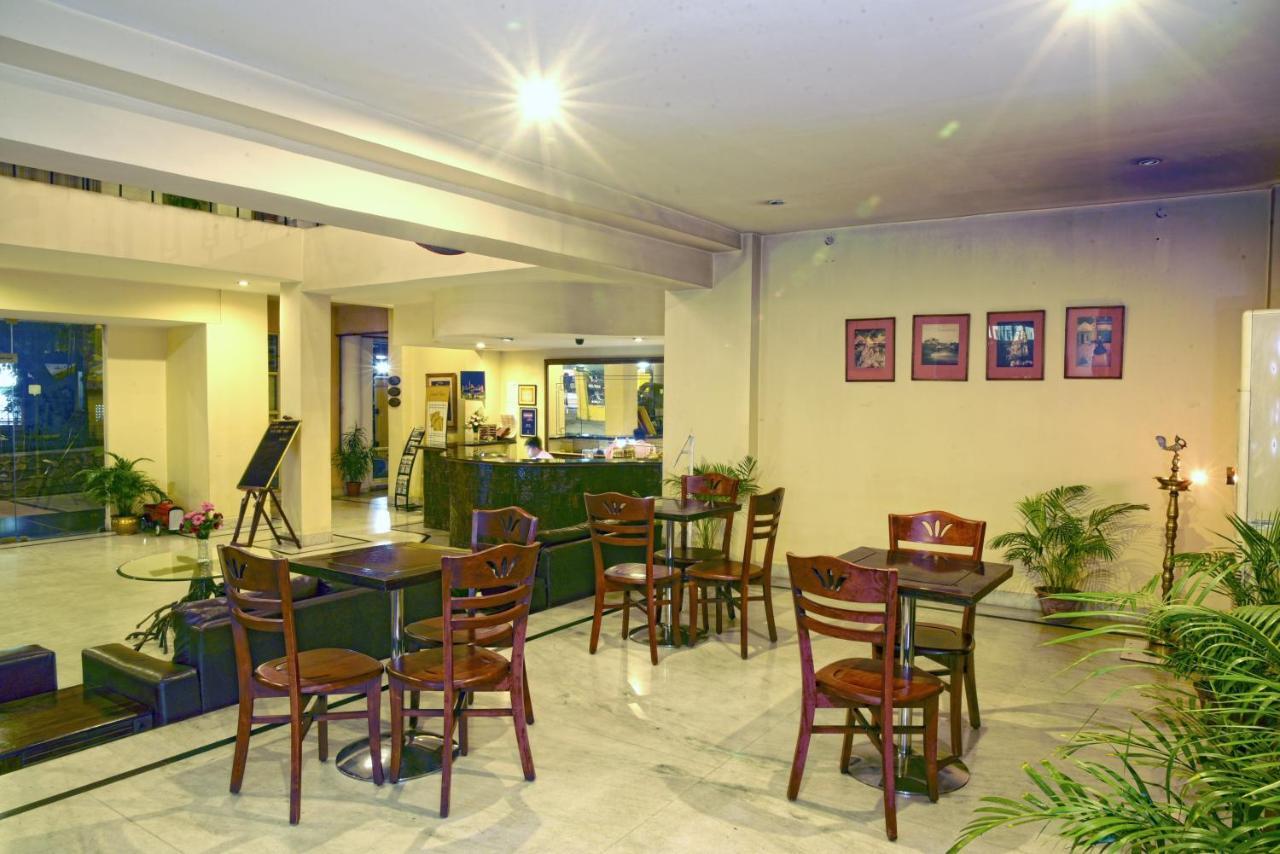גווהטי Landmark Hotels מראה חיצוני תמונה